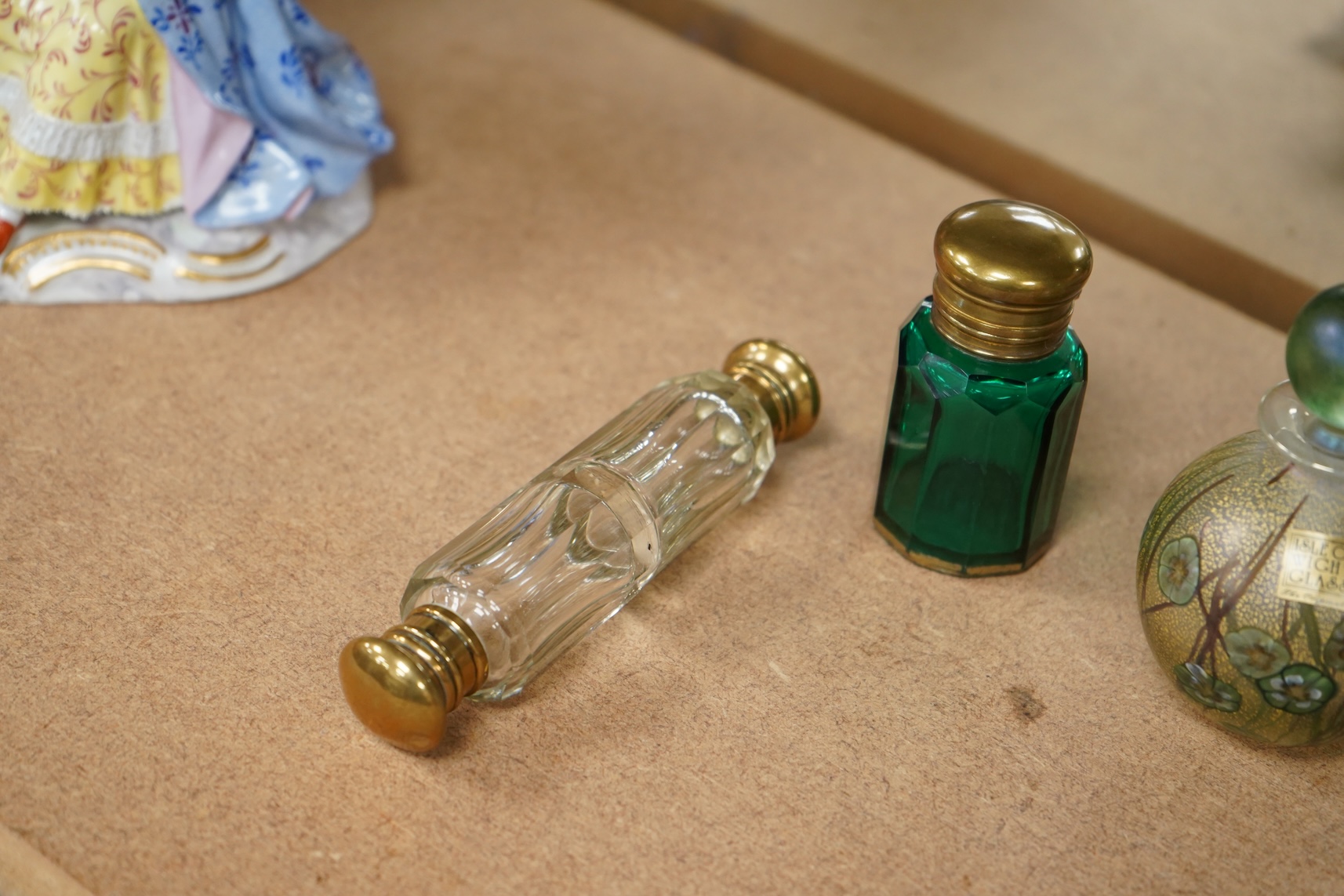 A 19th century double ended scent bottle, a green glass example and an Isle of Wight glass example, largest 9.5cm high